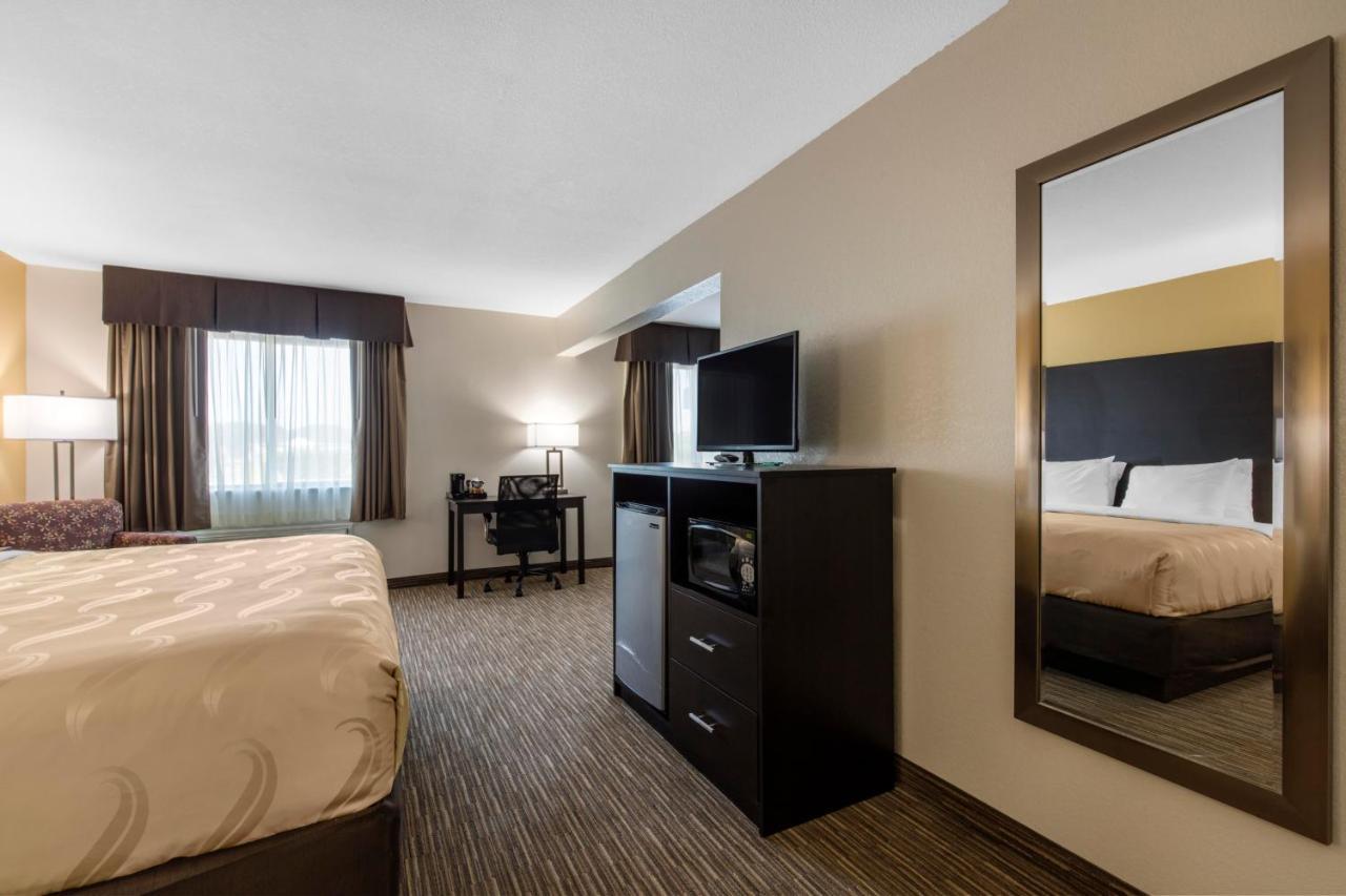 Quality Inn & Suites Metropolis I-24 Kültér fotó