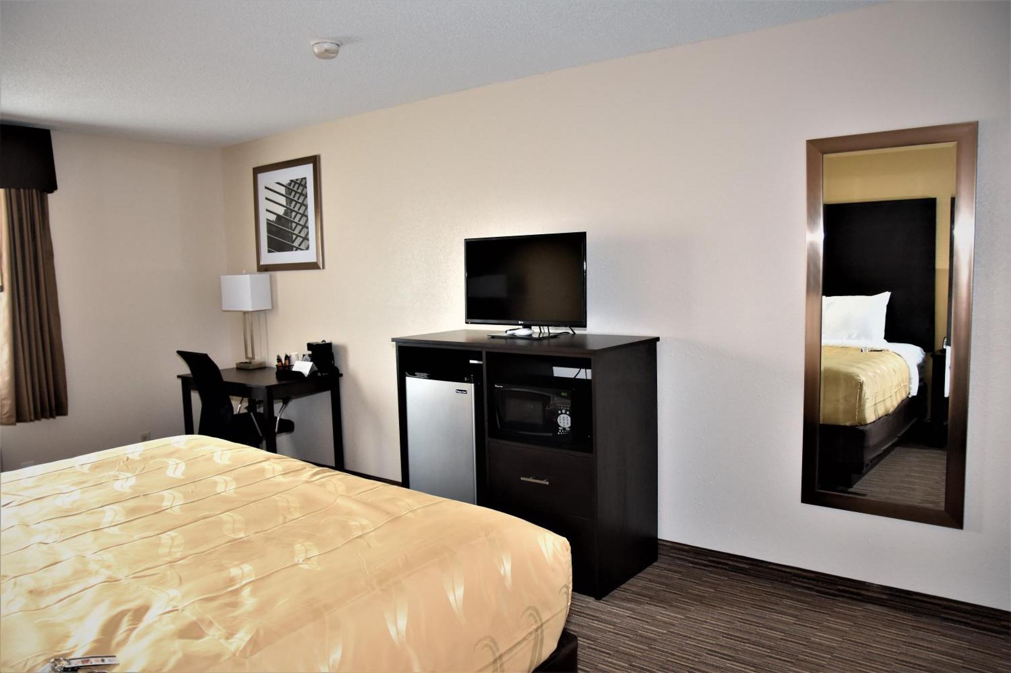 Quality Inn & Suites Metropolis I-24 Kültér fotó