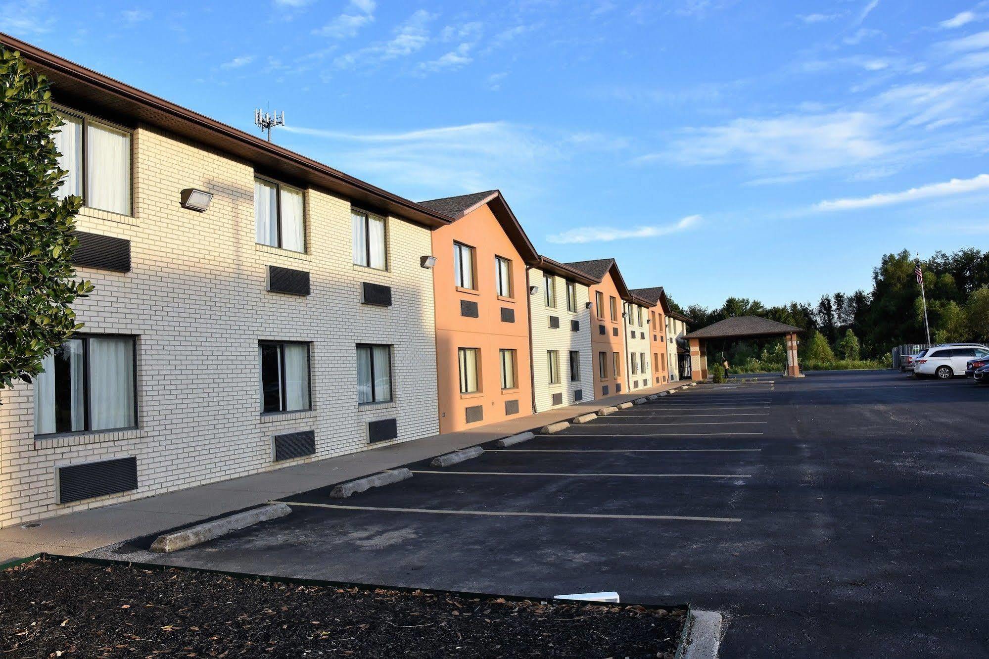 Quality Inn & Suites Metropolis I-24 Kültér fotó